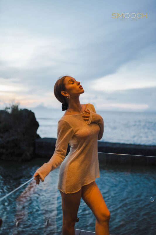 inspirasi outfit beachwear wanita untuk liburan